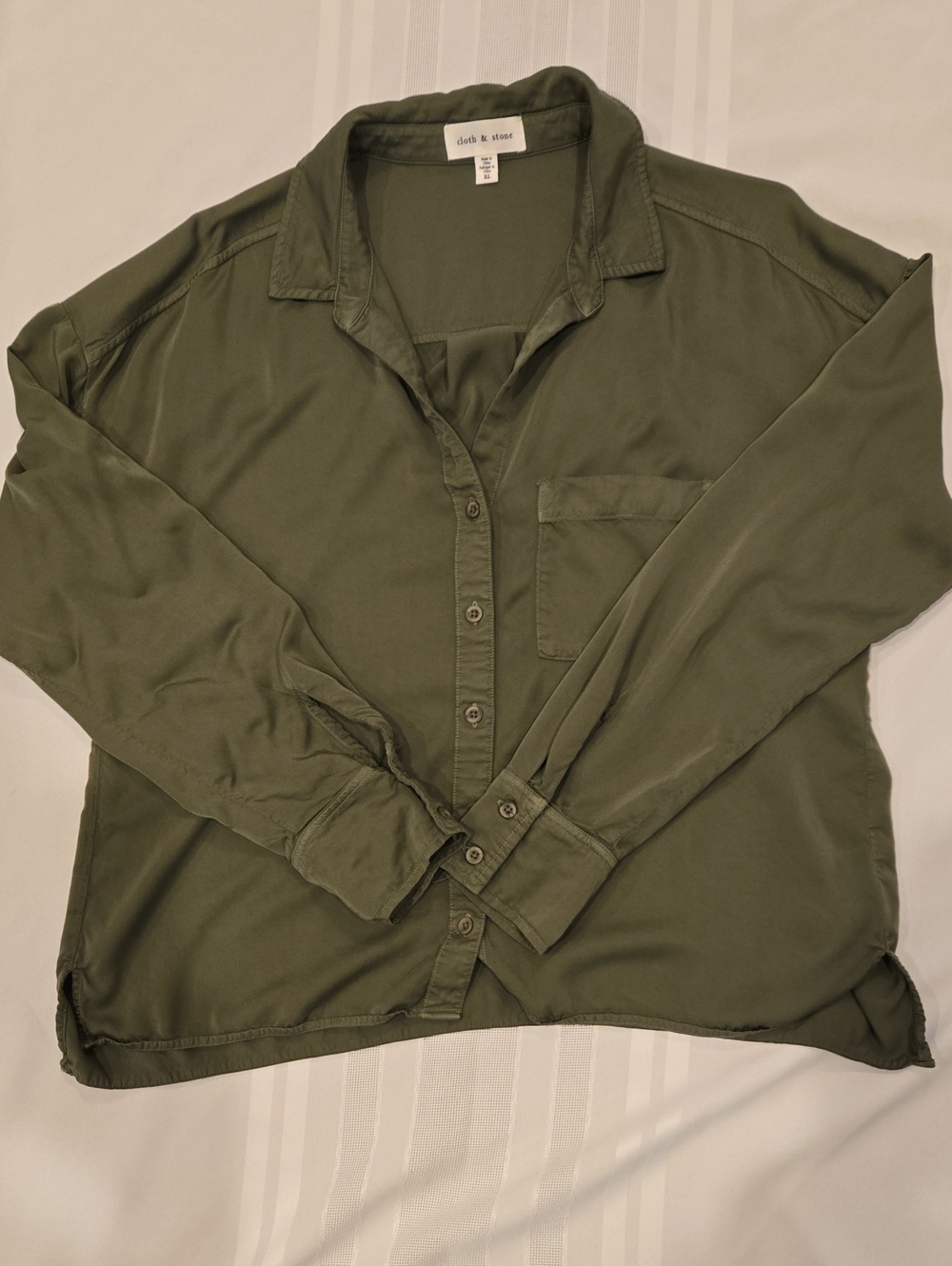 cloth & stone Olive Green Women's Relaxed Button-Down Shirt
